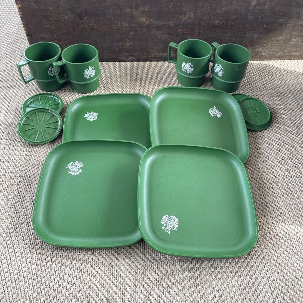 Vtg Tupperware Christmas Holiday Plates Mugs Cups Coasters Green